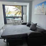 Beachfront شقة باتالاباكا