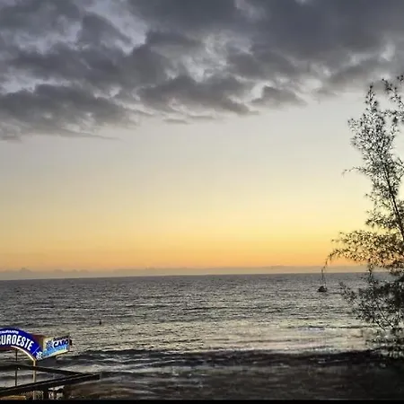 Beachfront Apartman *